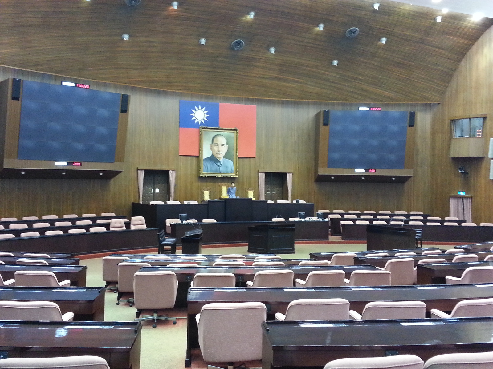 中華民國立法院 (議場内) Legislative Yuan of the Republic of China (chamber, interior).jpg