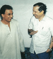 Archivo:Dnyaneshwar-agashe-sunil-gavaskar