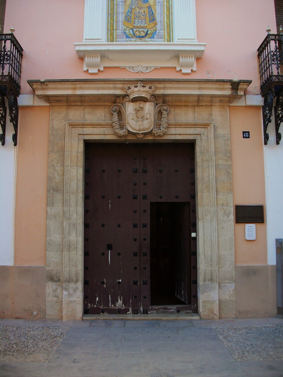 Entrada al Museu de l'Almodí de Xàtiva.JPG