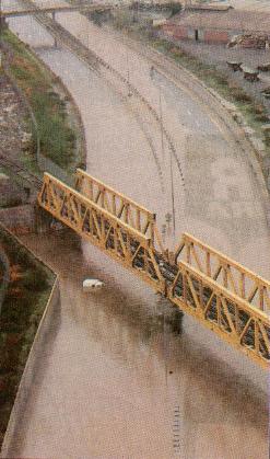 Archivo:Inundación de la Autopista del Sol en desbordamiento de Zanón de la Aguada en Junio del 2000