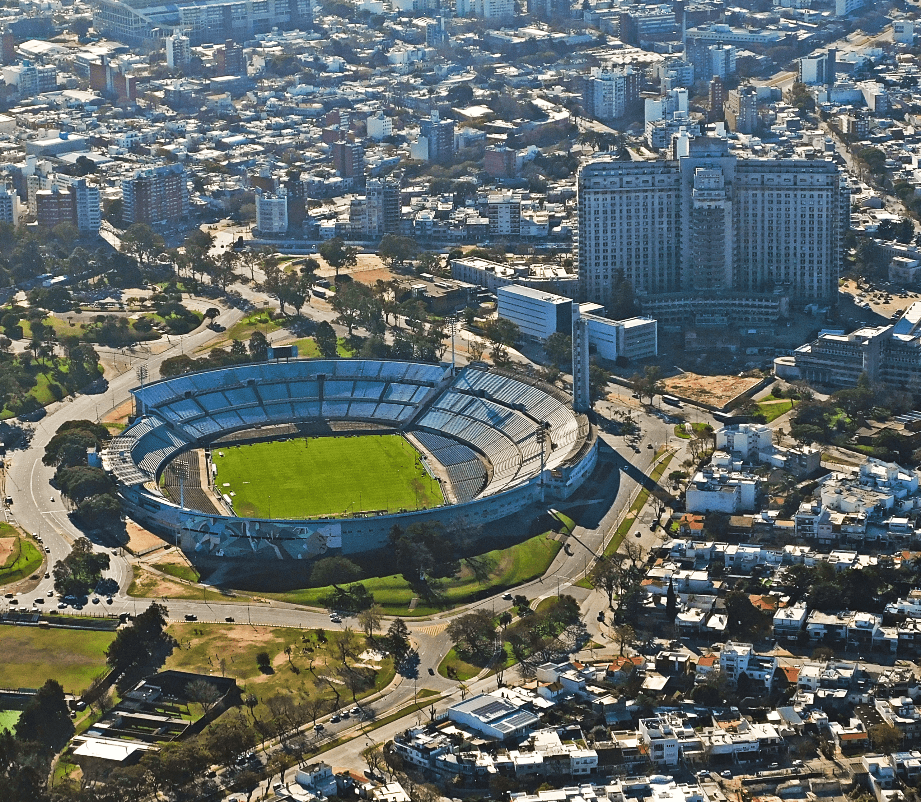 Estadio Centenario y Hospital de Clínicas "Dr. Manuel Quintela", Parque Batlle, Montevideo, Uruguay.png