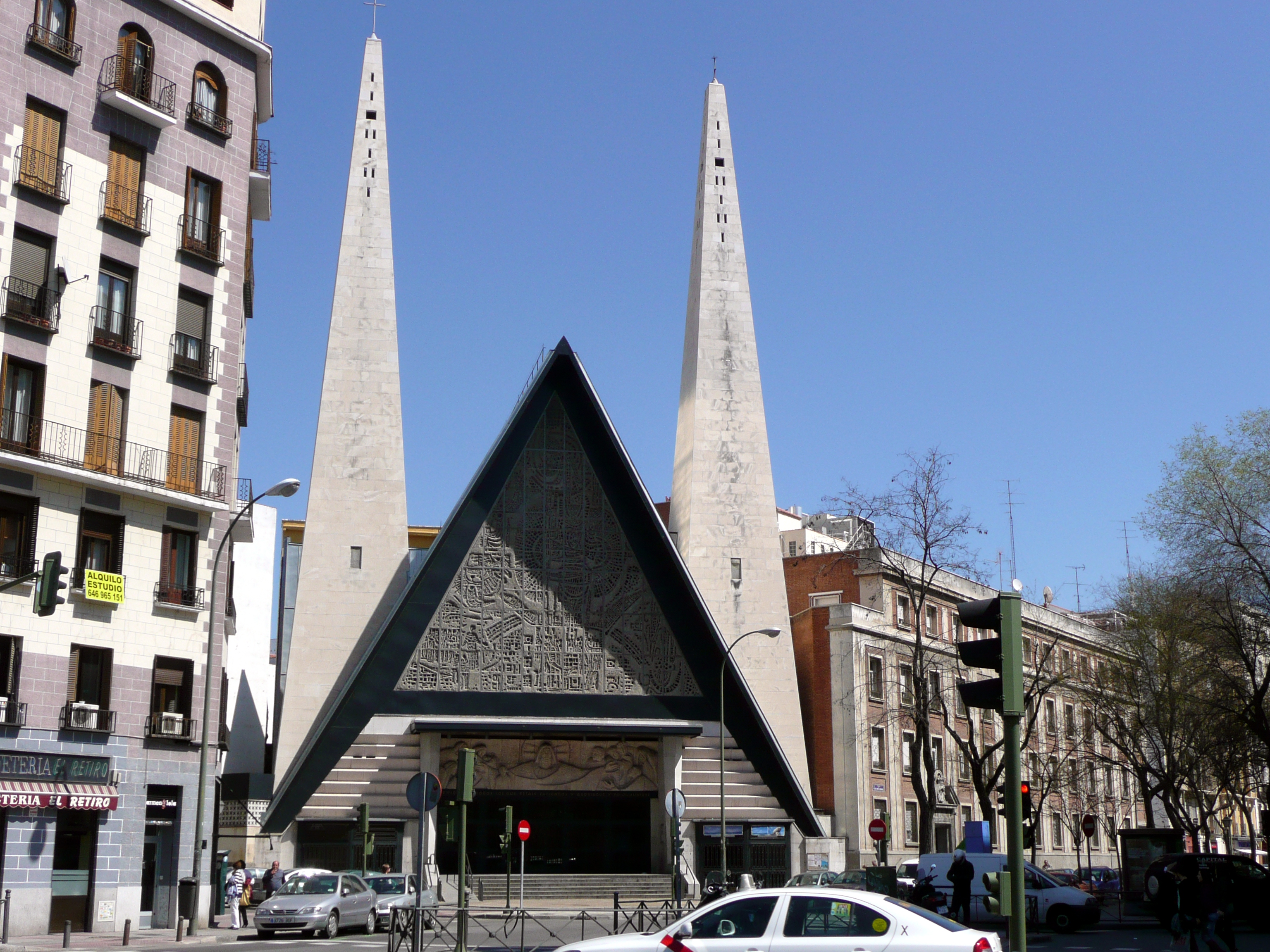Iglesia del Santísimo Sacramento, Madrid (4).jpg