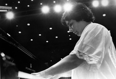 Archivo:Leonora Milà durant un concert a Hong Kong