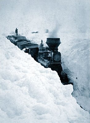 Archivo:Train stuck in snow