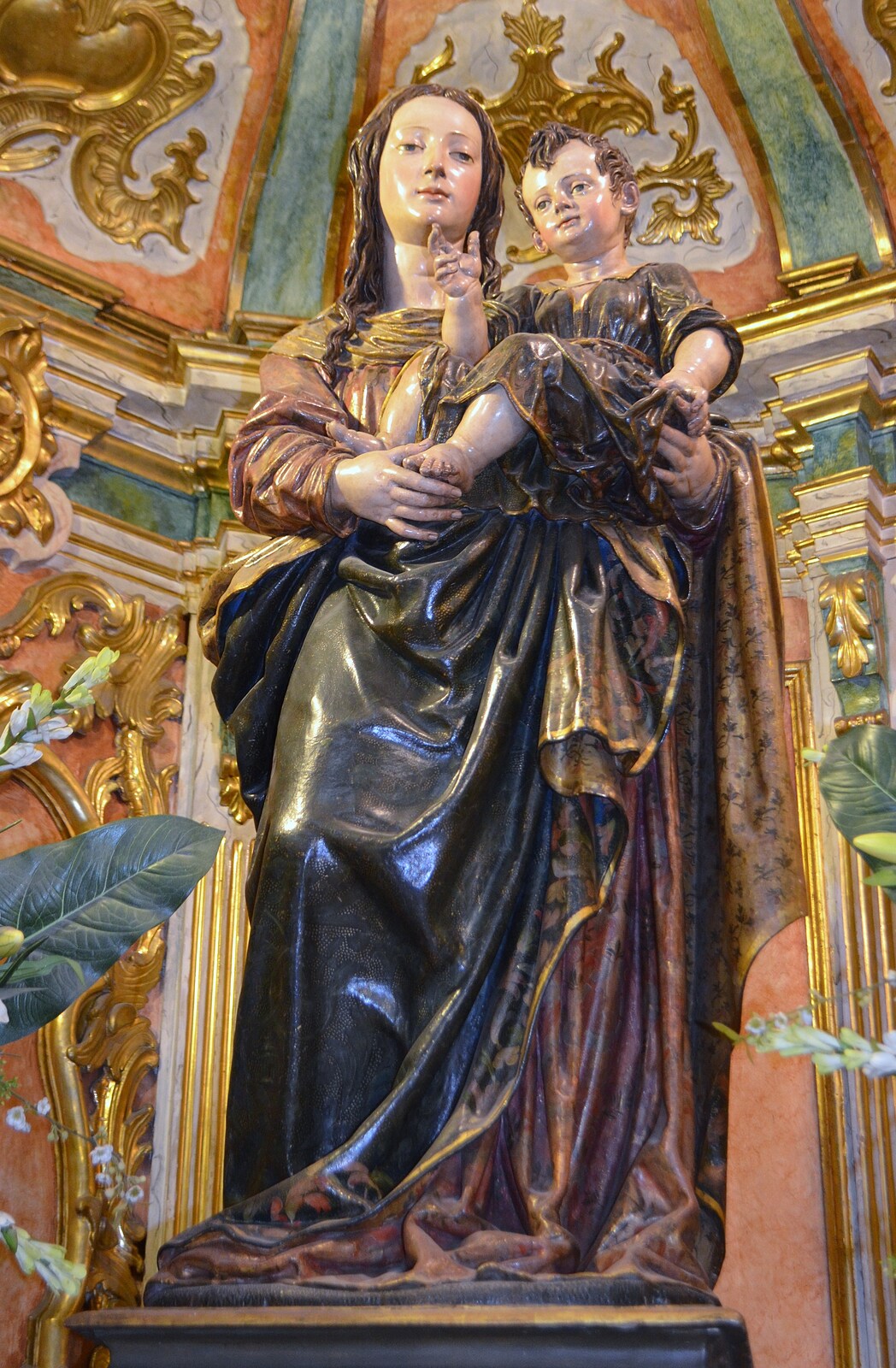 Virgen Niño Merced catedral Huelva.jpg