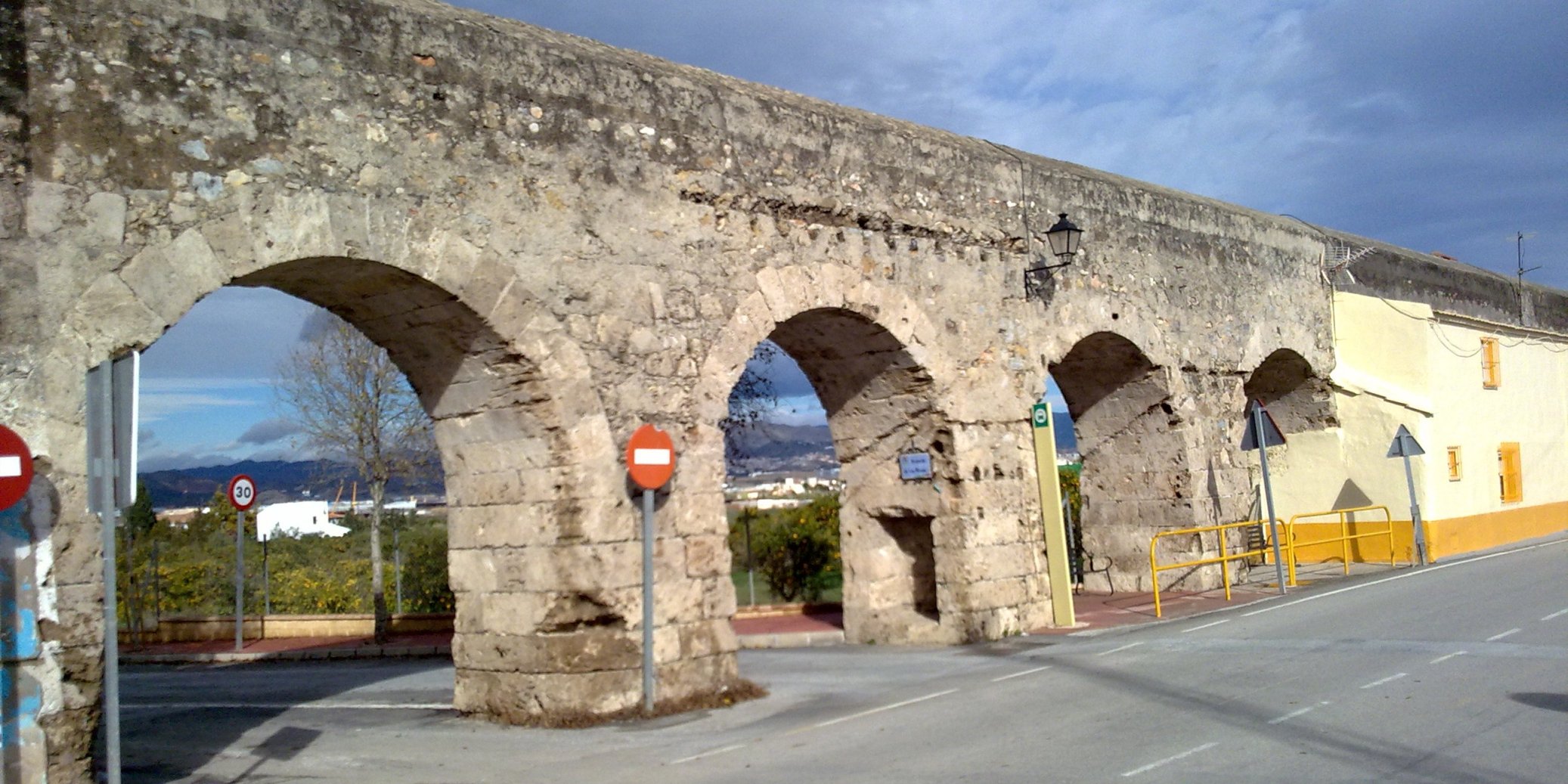 Arcos de Zapata de Alhaurin.jpg