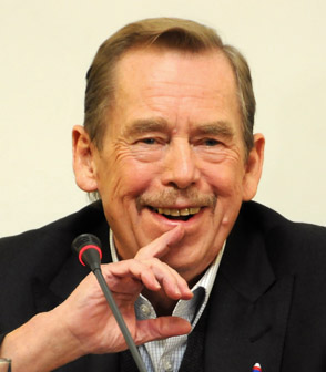 Archivo:Václav Havel cut out