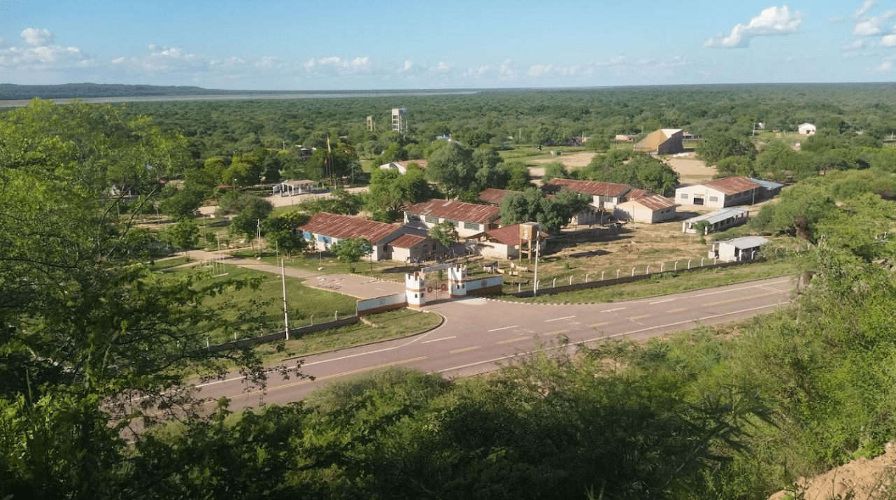 Vista panorámica de Ibibobo, Villa Montes, Provincia del Gran Chaco, Departamento de Tarija, Bolivia.png