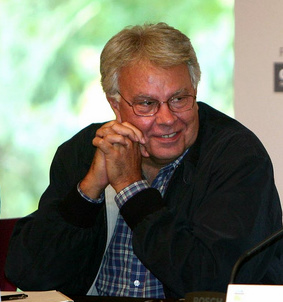 Archivo:Felipe González (2010)