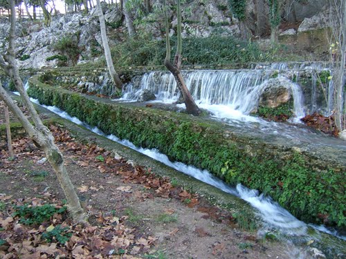 Archivo:Nacimiento de Cuevas del Becerro