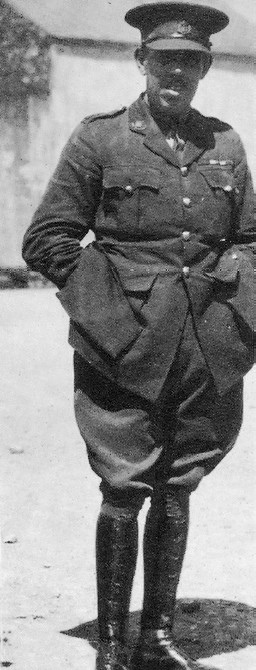 Archivo:Major Arthur Percival in Ireland 1921