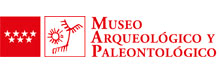 Alcalá de Henares (2023) Museo Arqueológico y Paleontológico de la Comunidad de Madrid, logotipo.png