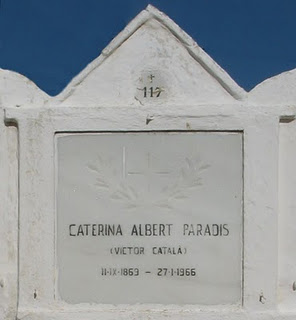Archivo:Cementiri Caterina Albert Paradis (Víctor Català)