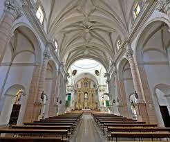 Archivo:Interior de la iglesia de Santa Catalina