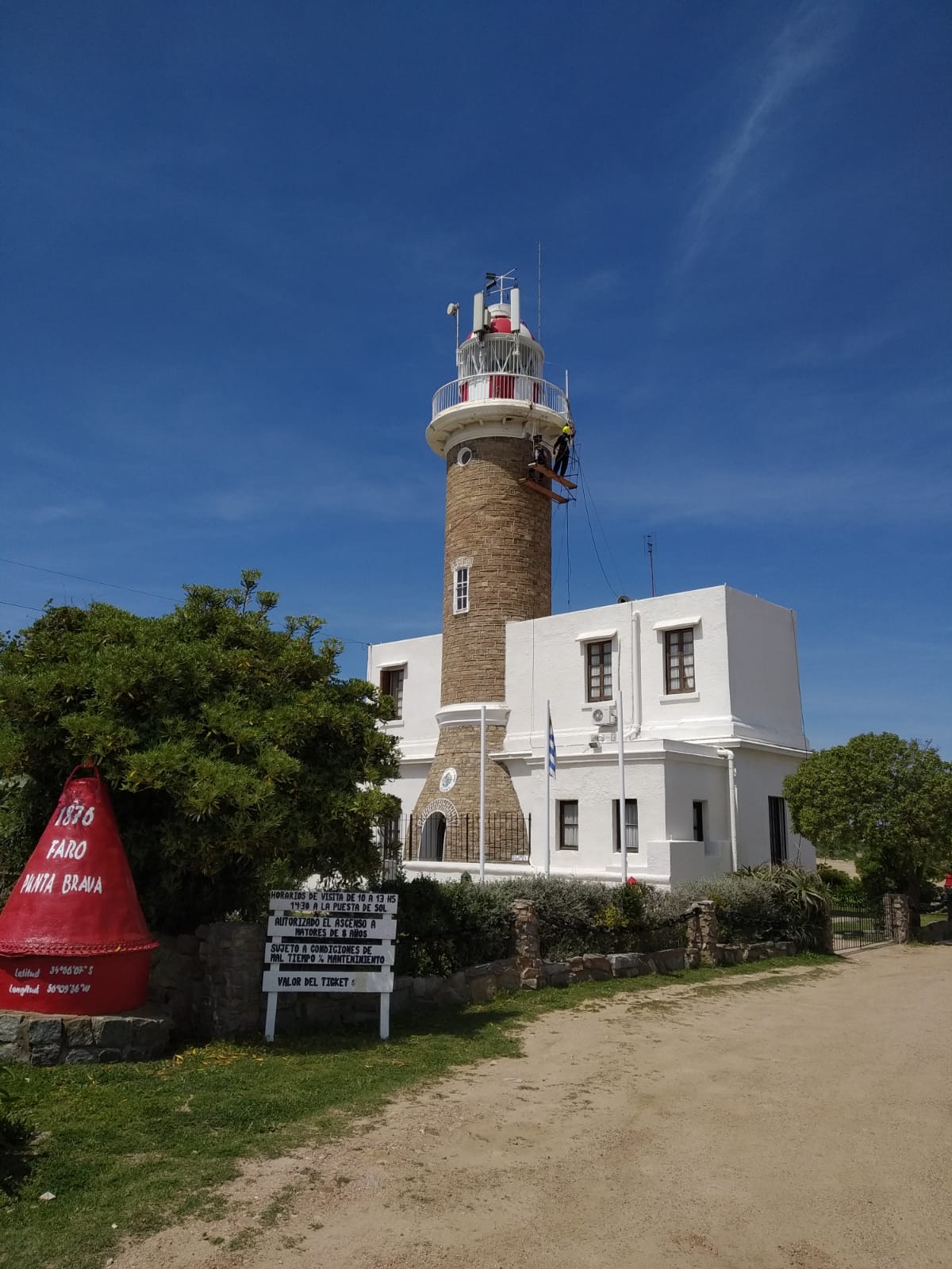 Faro de Punta Brava en 2019.jpg