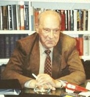 Wilhelm Mohnke in 1999.jpg