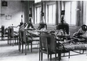 Archivo:English suffragettes on hunger strike. 1909. Photograph. Danske Kvinders Fotoarkiv, KVINFO, Copenhagen