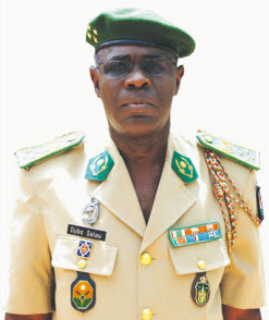 Archivo:Général de corps d'armée Salou Djibo