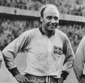 Archivo:Gunnar Gren at the 1958 FIFA World Cup