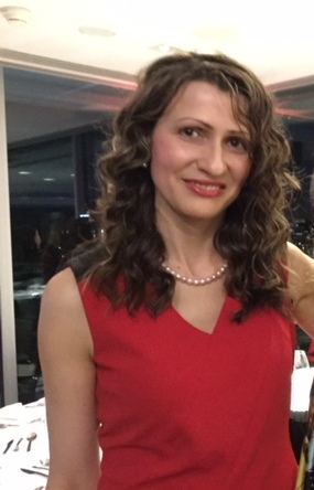 Archivo:Dr Lorina Naci et Elaine Ayotte, Ambassadeure du Canada auprès de l'UNESCO (cropped)