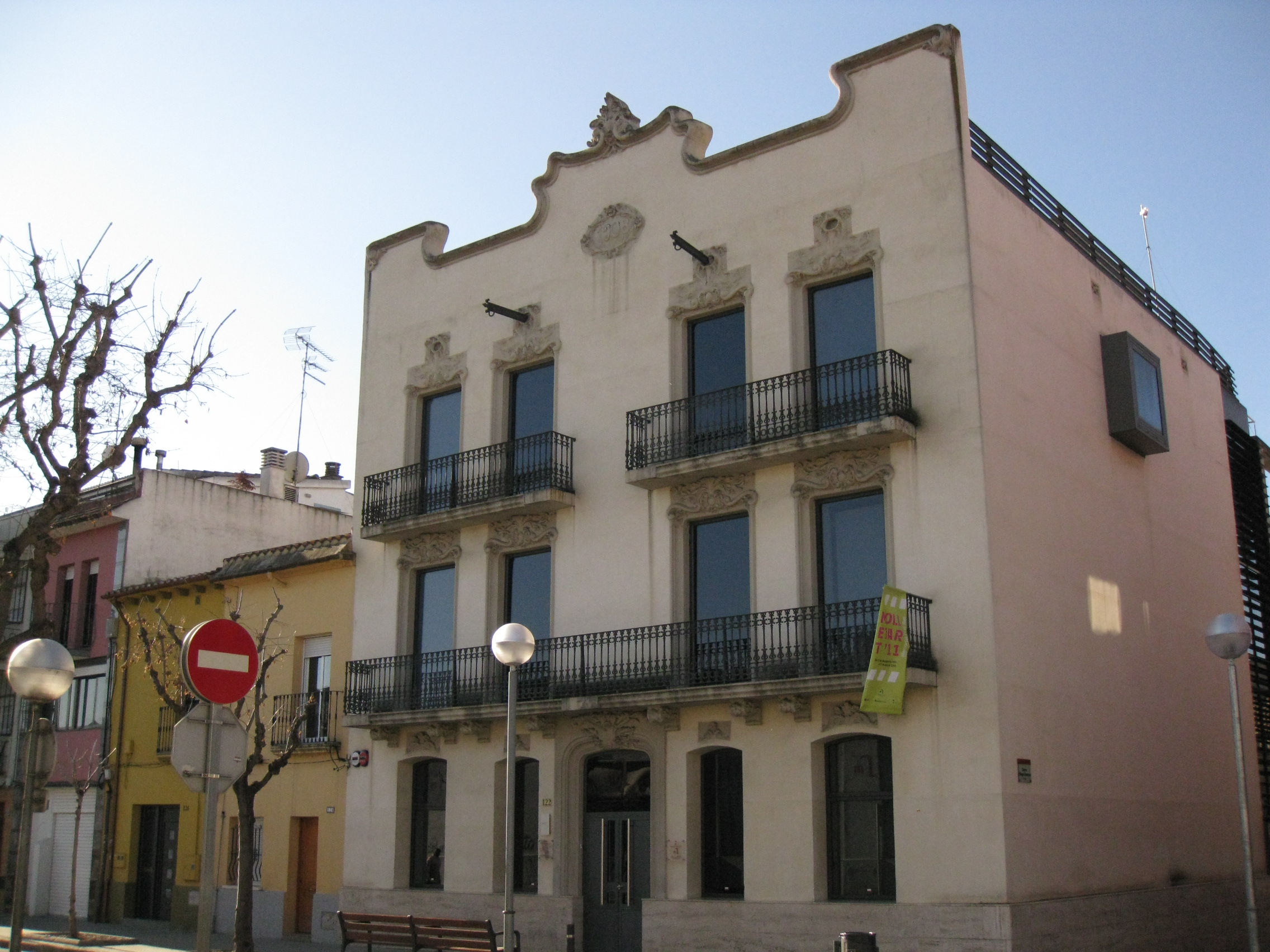 010 Museu Abelló, c. Berenguer III, 122.jpg