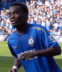 Archivo:MEssienChelsea06