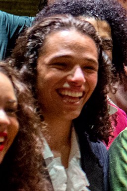 Archivo:Anthony Ramos at Obama event with cast and crew of Hamilton musical, July 2015 (cropped)
