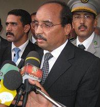 Archivo:Mauritania-aziz-in-his-home-city-Akjoujt-15mar09 1