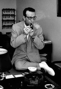 Archivo:Georges Simenon (1963) without hat by Erling Mandelmann