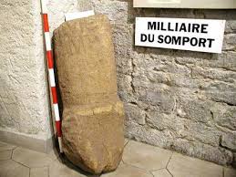 Archivo:Miliario del Somport