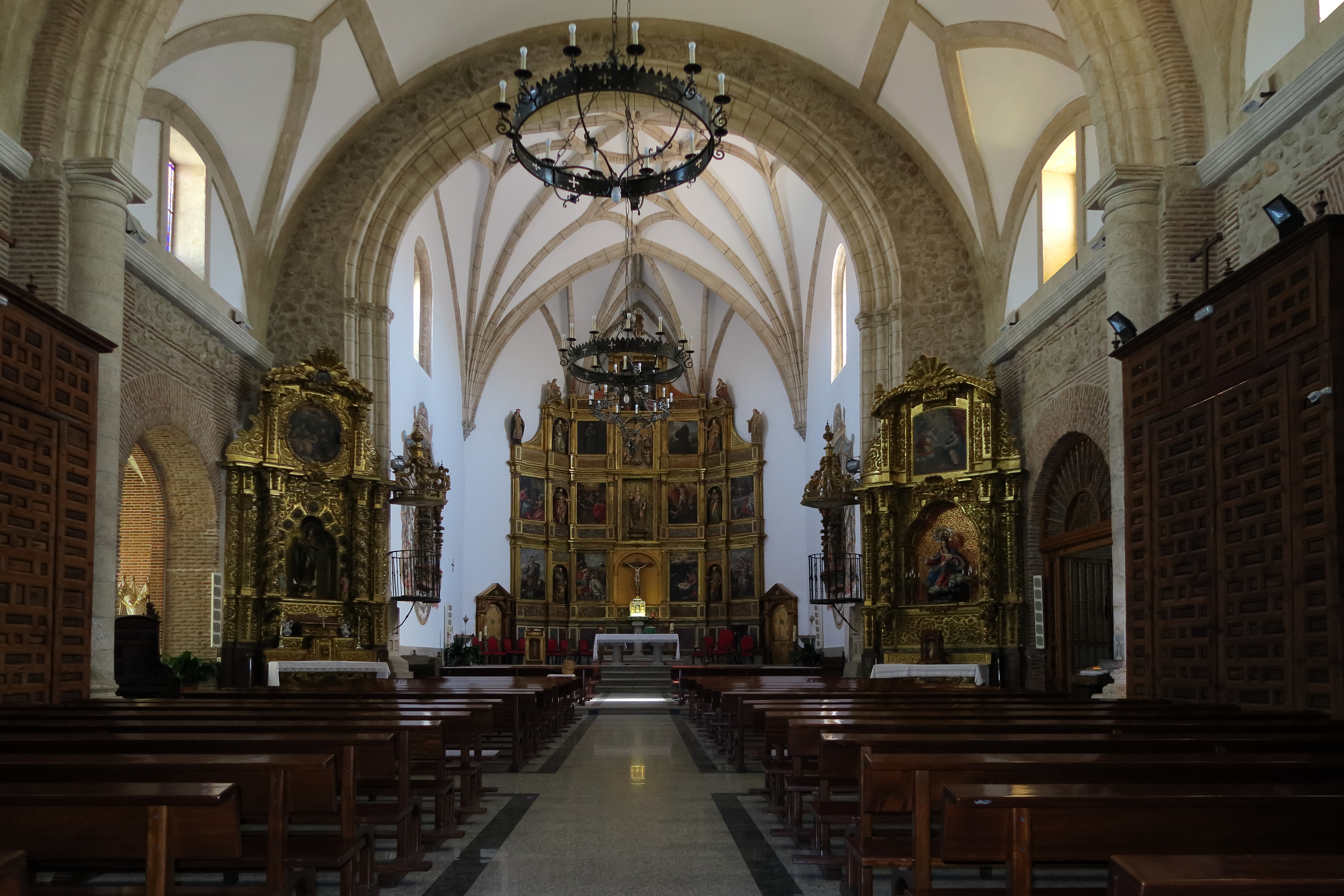 La Torre de Esteban Hambrán, Iglesia de Santa María Magdalena, interior.jpg