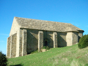 Archivo:Ermita de San Miguel, en la Peña de Izaga