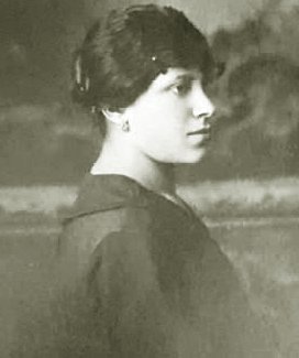Archivo:Emma Morano (old photo) ver2