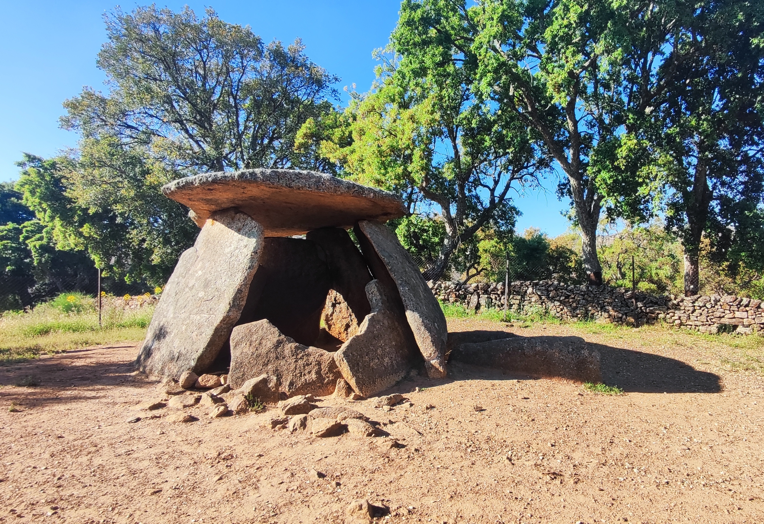 Dolmen El Mellizo o Anta de la Marquesa 10 (cropped).jpg