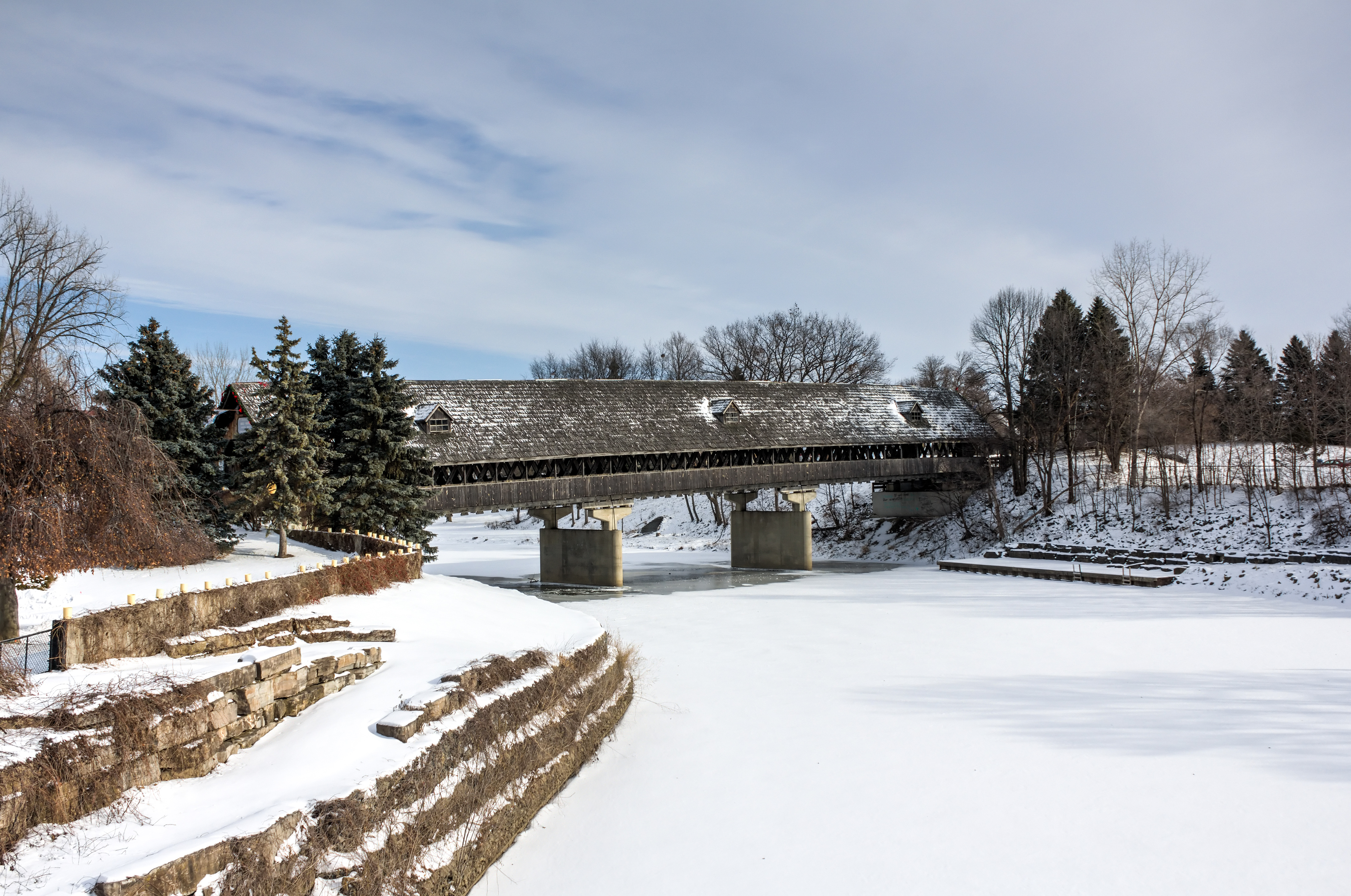 Covered bridge, Frankenmuth, Michigan, 2015-01-11 02.jpg