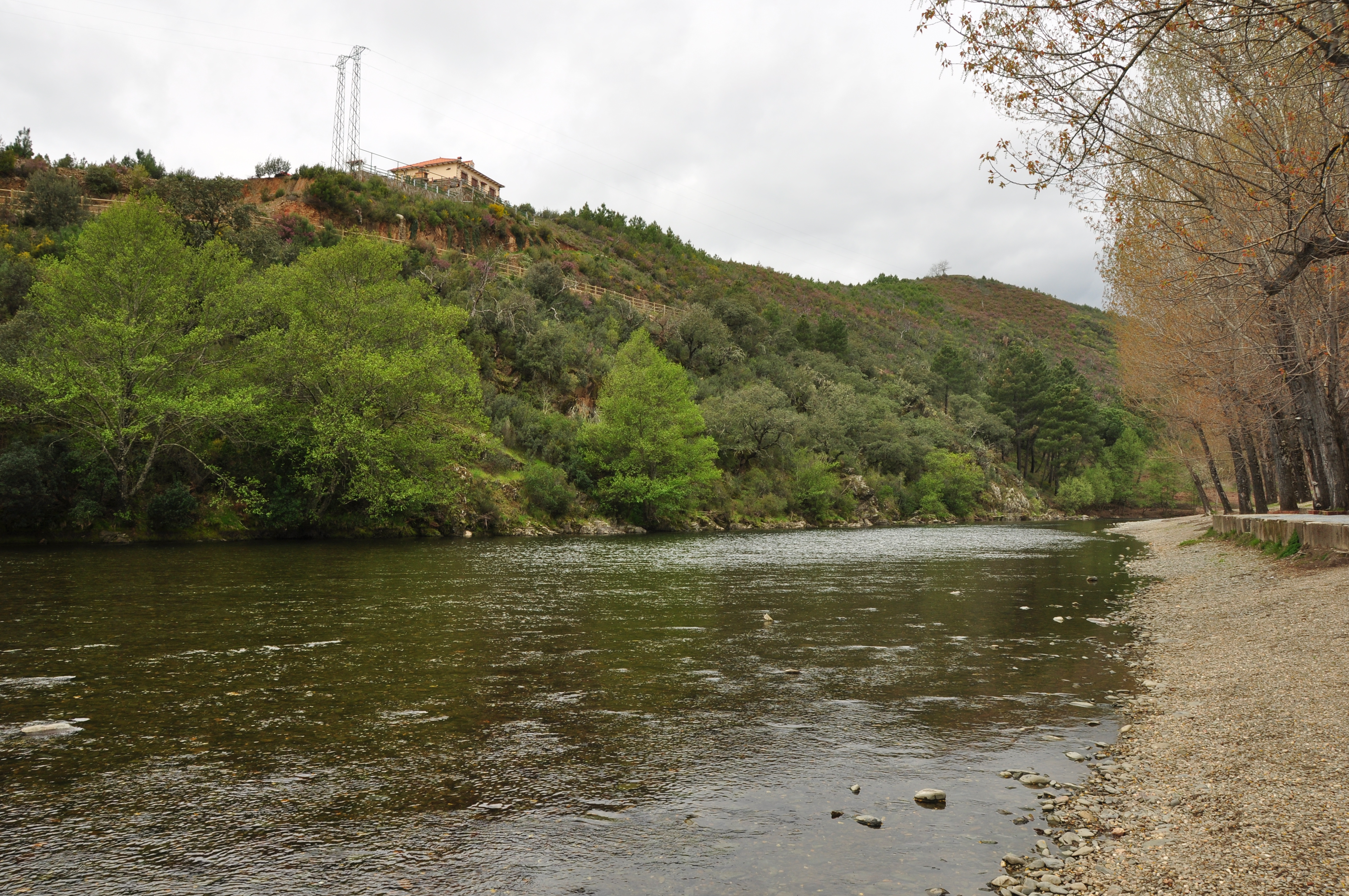 Río de los Ángeles, Pinofranqueado, Hurdes.jpg