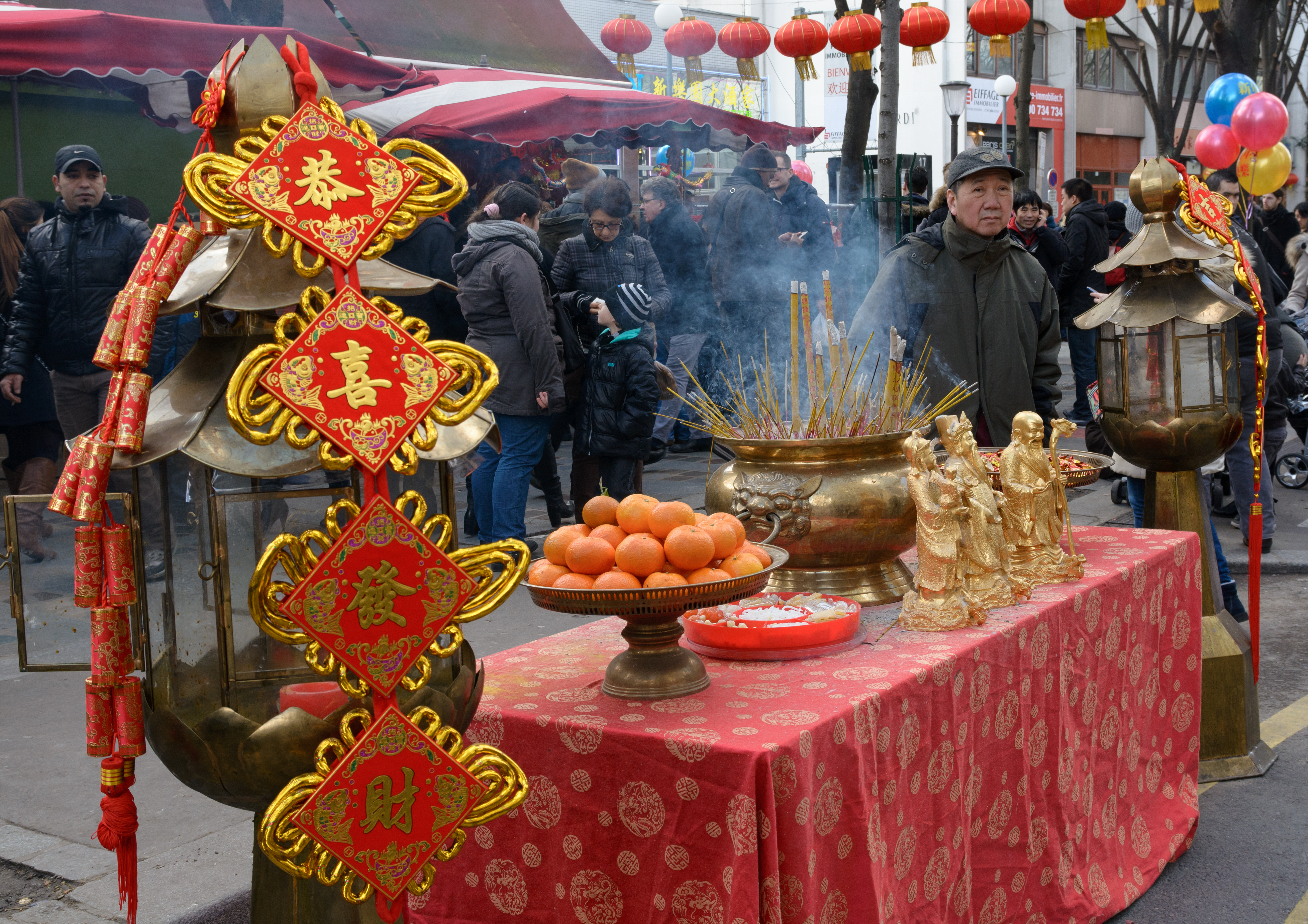 Nouvel an chinois 2015 Paris 13 autel.jpg