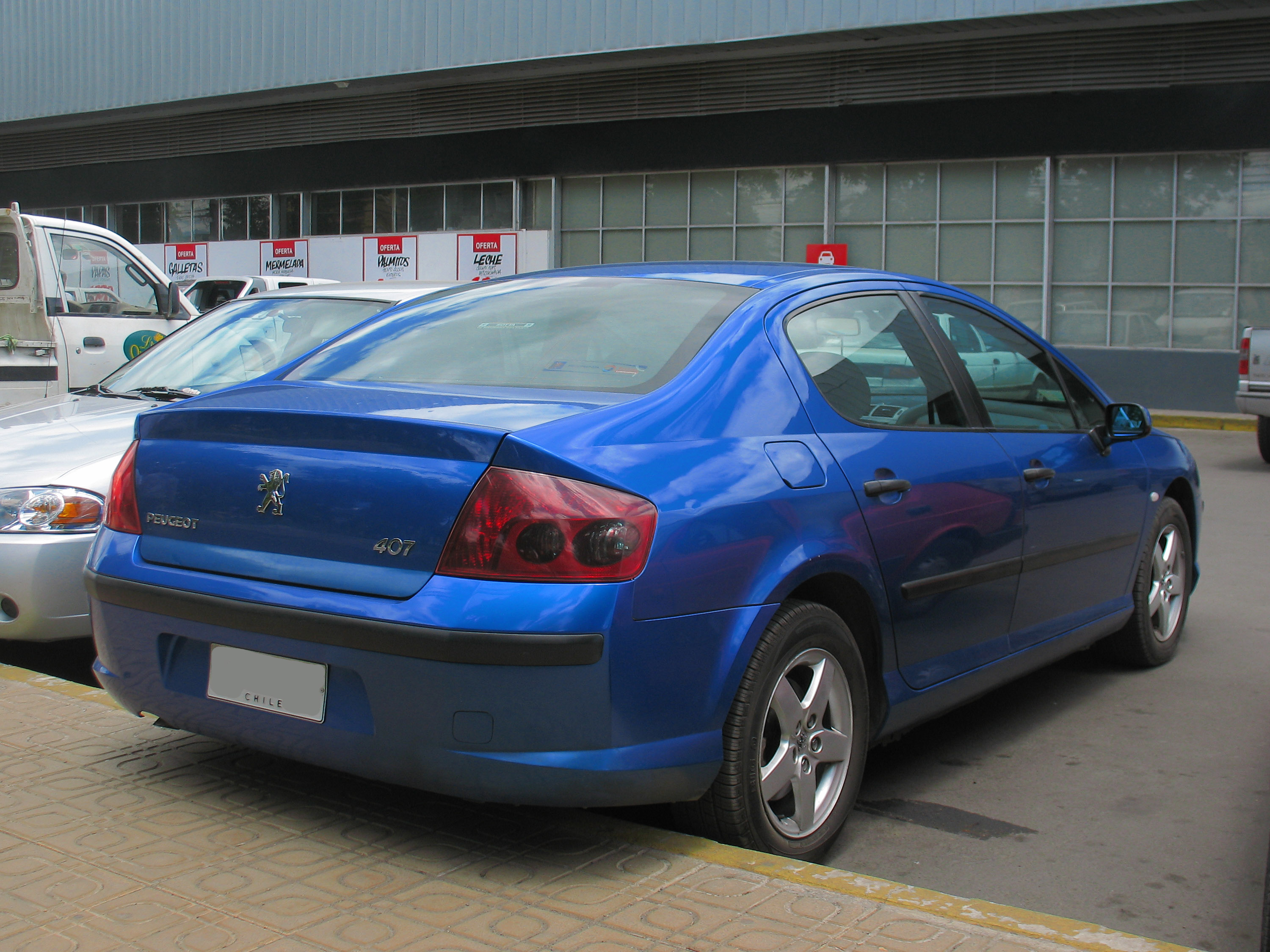 Peugeot 407 SR 2.0 2006 (15424210385).jpg
