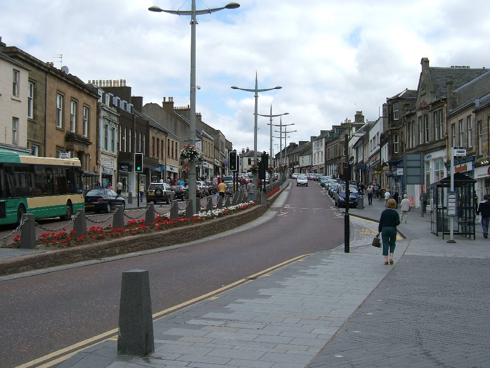 High Street, Lanark (2006).jpg