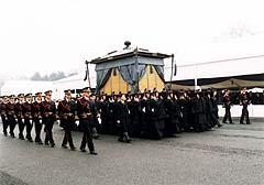 Archivo:Funeral of the Emperor Showa