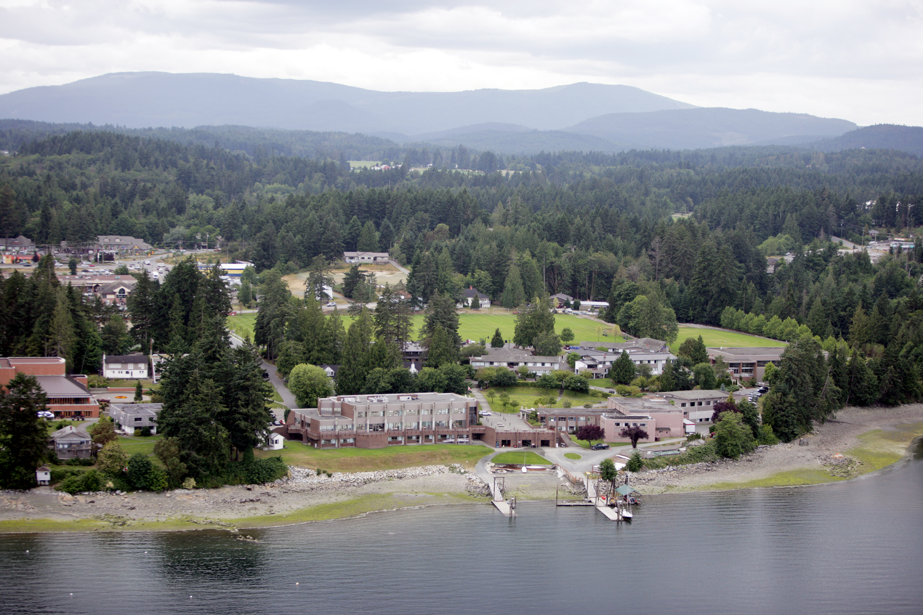 Brentwood College School campus.jpg