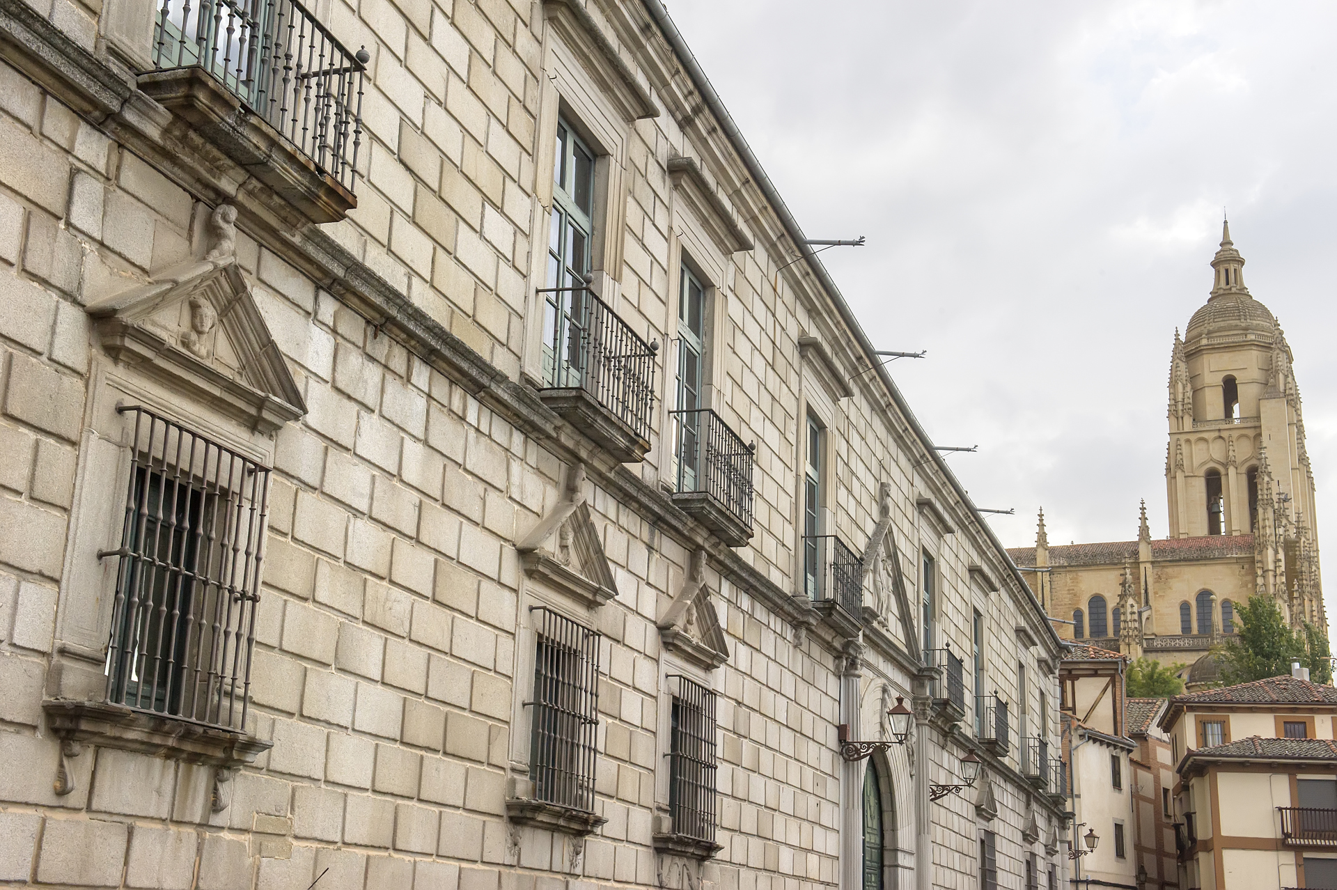 Palacio Episcopal de Segovia.jpg