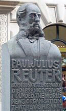 Archivo:Statue of Paul Reuter in the City of London