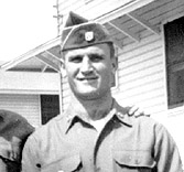 Archivo:Don Shula 1952 National Guard Photograph
