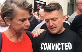 Archivo:EDL star Tommy Robinson and Katie Hopkins