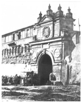 Archivo:Puertadelacarne 1