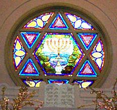 Archivo:Stained glass Star of David