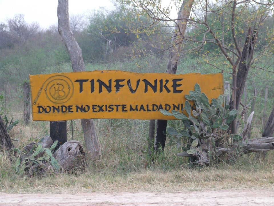 Cartel del Parque Nacional Tinfunqué (Tinfunké) Chaco Paraguay.jpg
