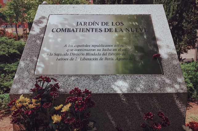 Placa en el Jardín de los Combatientes de la Nueve en Madrid.jpg