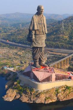 Archivo:Statue of Unity in 2018 (cropped)